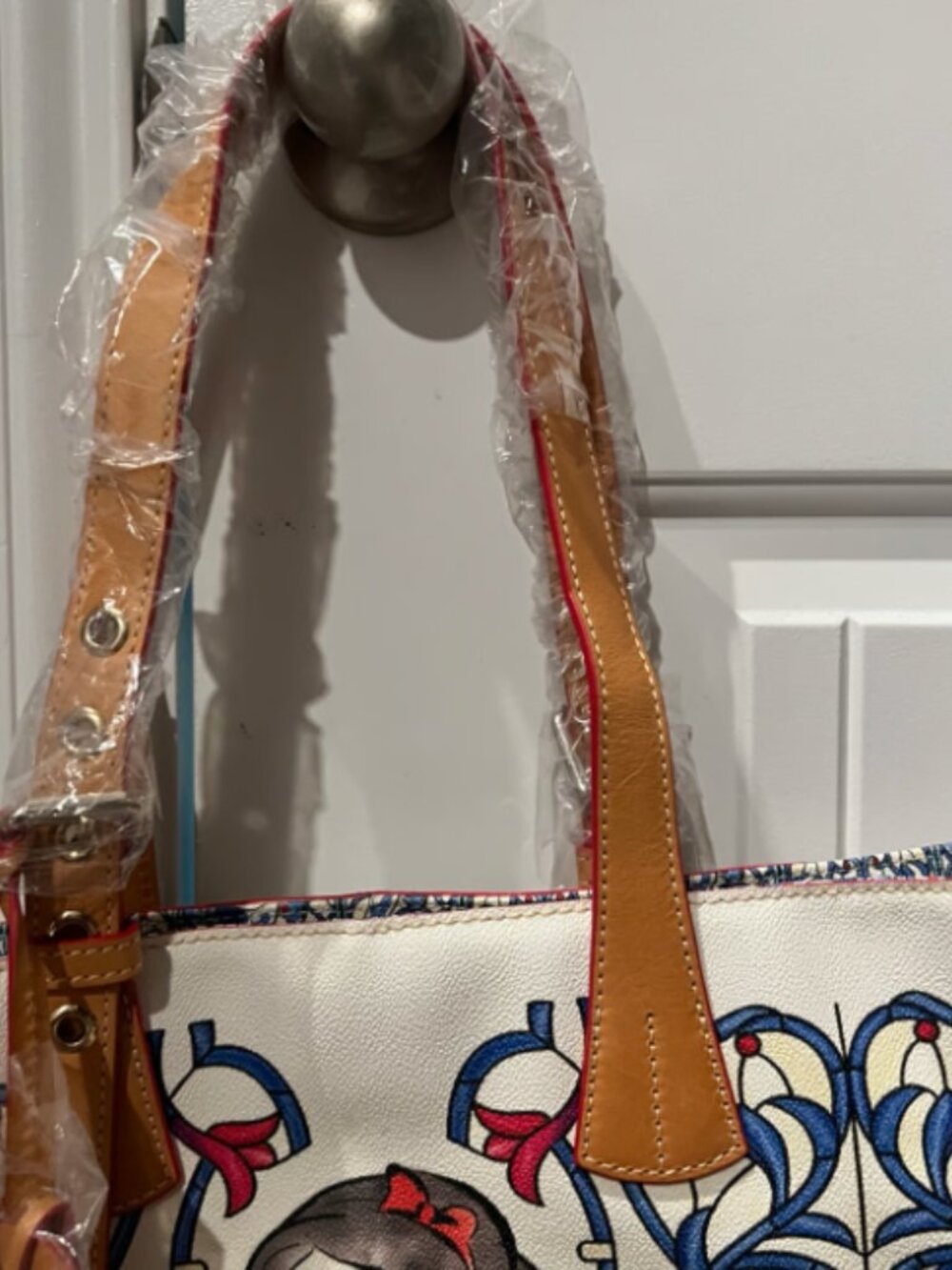 ***RARE- LIMITED EDITION*** Princess Snow White Dooney & Bourke Leather Tote - Picture 7 of 12